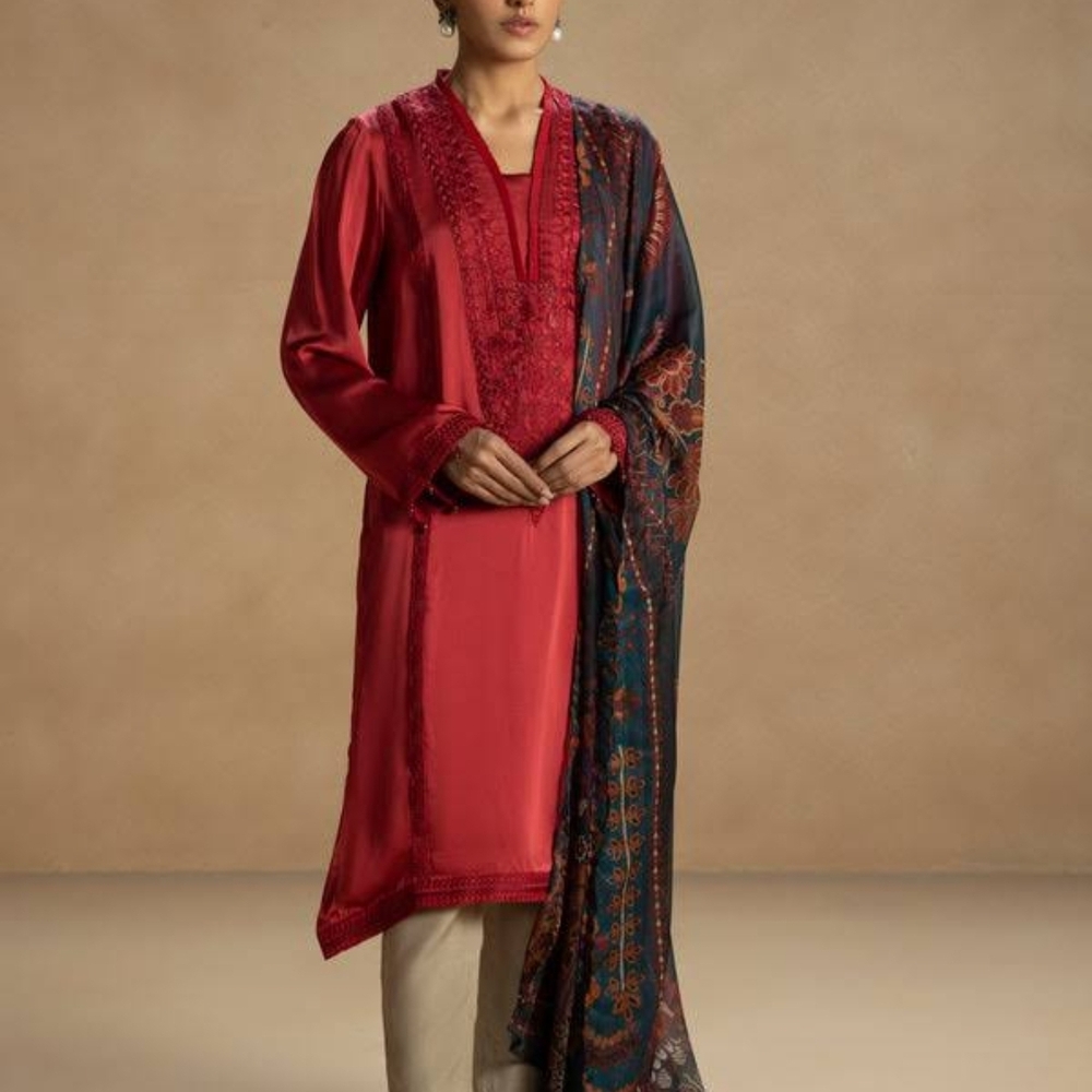 Elegant Red Kurta with Embroidered Detailing